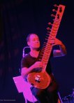 Krishn Kypke an der Sitar